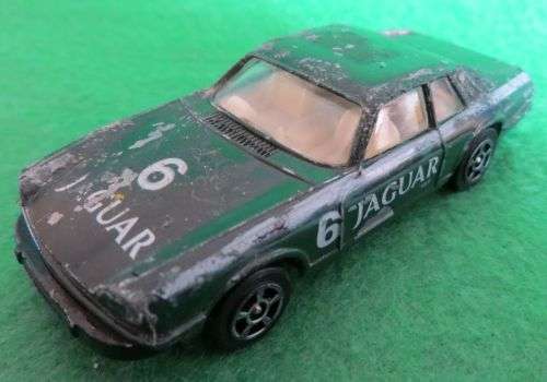 **JAGUAR XJ-S**METAL BASE**CORGI**MADE IN GT BRITAIN**