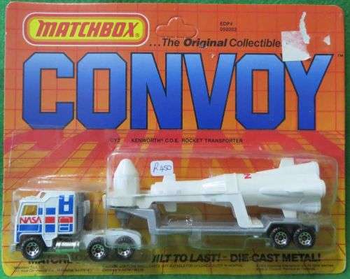 MATCHBOX CONVOY - NASA TRANSPORTER - KENWORTH and LOW BED TRAILER - CARDED 1990 - MADE IN THAILAND