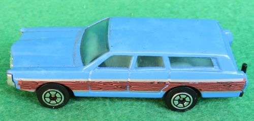 **YATMING**FORD STATION WAGON**METAL BASE**