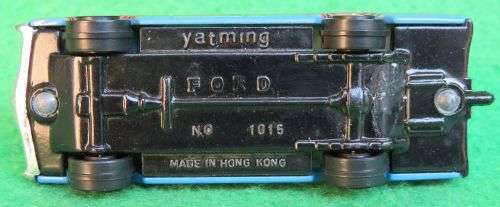 **YATMING**FORD STATION WAGON**METAL BASE**