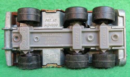 **MATCHBOX LESNEY No.16**BADGER - ROLAMATICS****METAL/PLASTIC BASE**