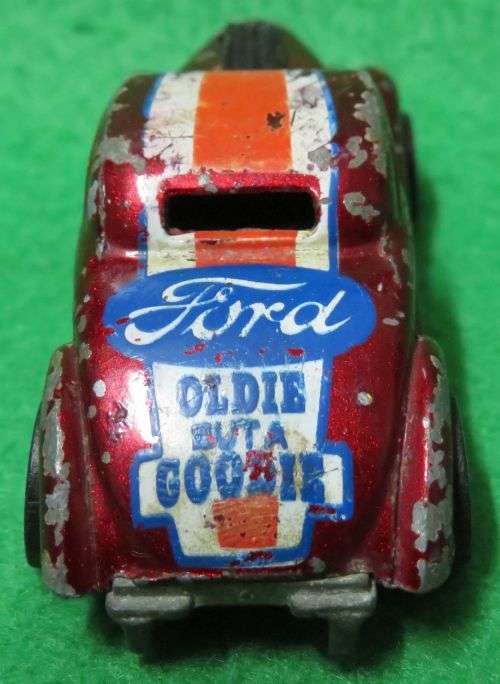 **HOTWHEELS**NEET STREETER**METAL BASE**