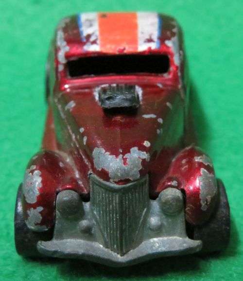 **HOTWHEELS**NEET STREETER**METAL BASE**