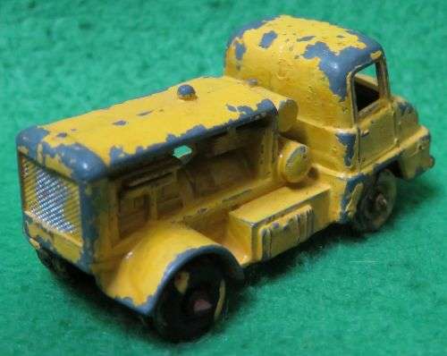 **MATCHBOX MOKO LESNEY No.28**THAMES TRADER COMPRESSOR TRUCK**REPAINTED**1960**