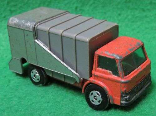 **MATCHBOX LESNEY No.7**FORD REFUSE TRUCK**