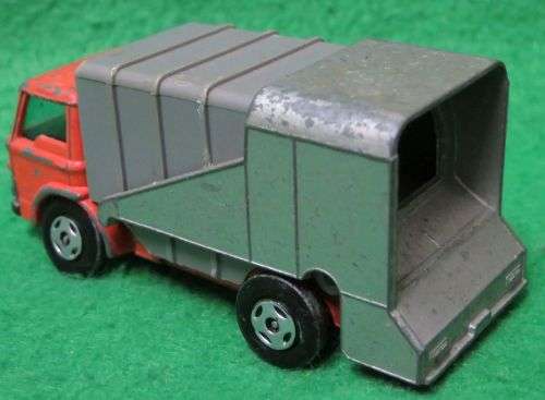 **MATCHBOX LESNEY No.7**FORD REFUSE TRUCK**