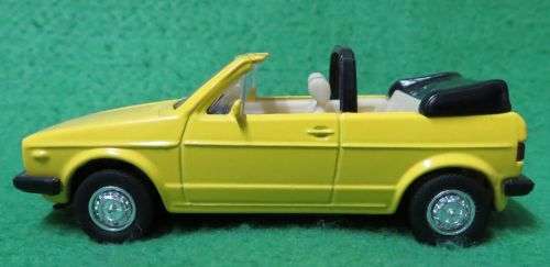 **ROAD SIGNATURE**1984 VW RABBIT **RUBBER TYRES**SCALE 1/43**MINT CONDITION**