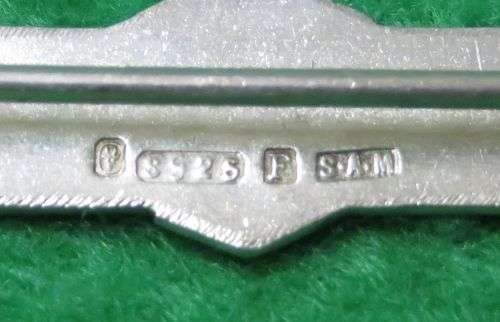 **SAPS**2 X MEDAL CLASPS**925 STERLING SILVER**MADE BY THE SA MINT**