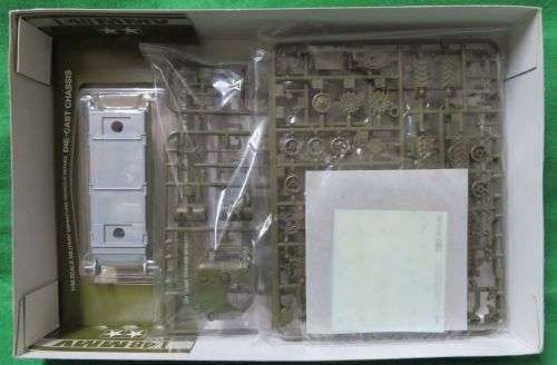 **TAMIYA**MODEL KIT**M4 - SHERMAN TANK**1/48**METAL HULL**