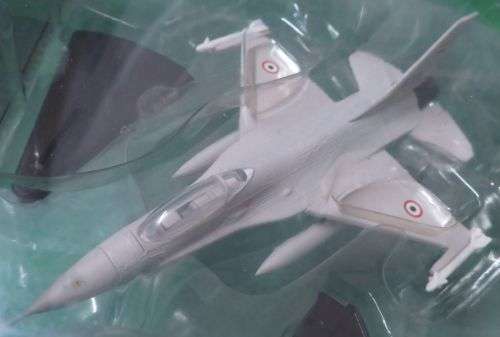 **DELPRADO COLLECTION**F-16 FIGHTING FALCON JET**LENGTH +-125MM**DIECAST**SEALED**