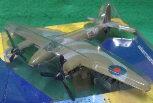 **MOTORMAX**SKYWINGS**MOSQUITO MK.VI**LENGTH +-135MM**DIECAST**SEALED**