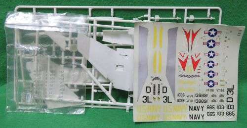 **HASEGAWA**MODEL KIT**GRUMMAN F9F-8 COUGAR**1/72**VINTAGE**MODEL LENGTH +-18.5CM**