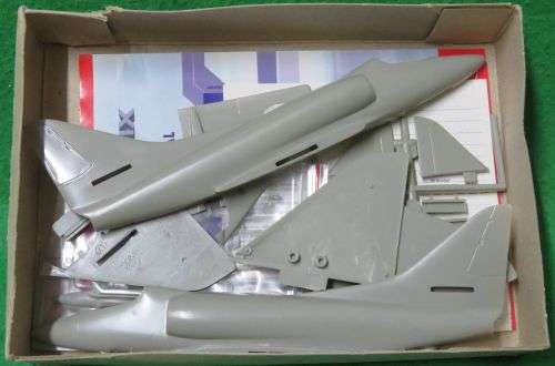 **AIRFIX**MODEL KIT**DOUGLAS A4 SKYHAWK**1/72**VINTAGE**