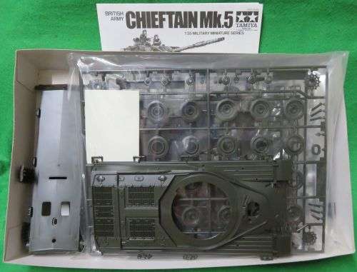 B/FRIDAY**TAMIYA**MODEL KIT**BRITISH ARMY CHIEFTAIN MK*1/35**VINTAGE**MODEL +-24CM**