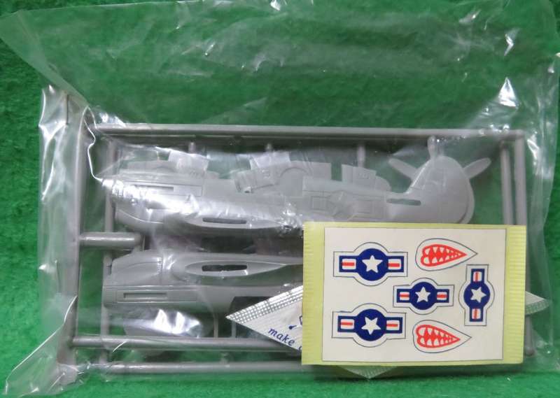 **SHARP**MODEL KIT**CURTISS P40**VINTAGE**1/72**