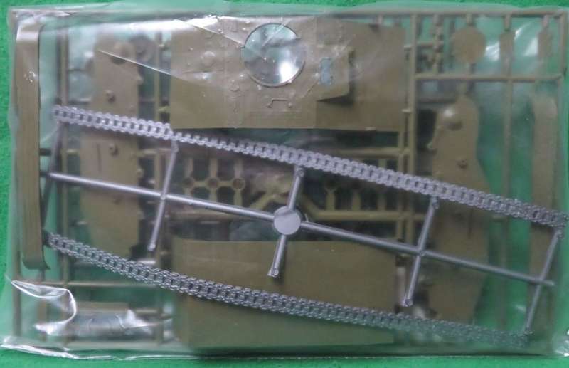 **ZVEZDA**MODEL KIT**T-60 SOVIET LIGHT TANK**VINTAGE**1/35**LENGTH +-12 - 13CM**