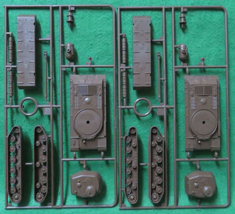 **ITALERI**MODEL KIT**2 X KITS IN BOX -  JS-2 STALIN TANK**VINTAGE**1/72**