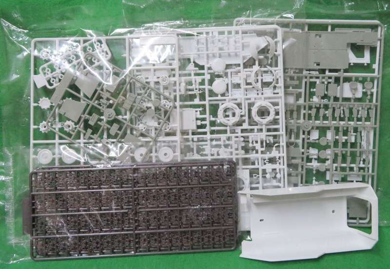 **Academy**Model kit**KIFV - Korean Infantry Fighting Vehicle**1/35**