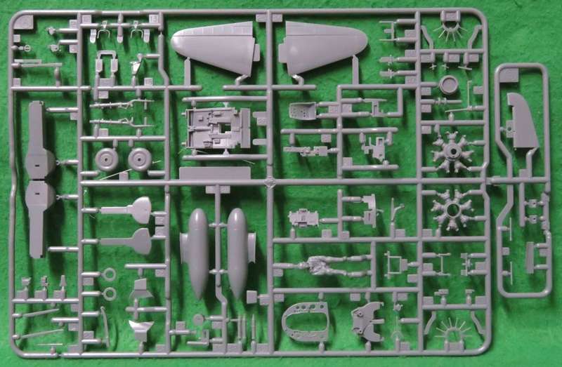 **Tamiya**Model kit**Mitsubishi A6M5/5a Zero Fighter (ZEKE)**1/148**Length +-23cm**