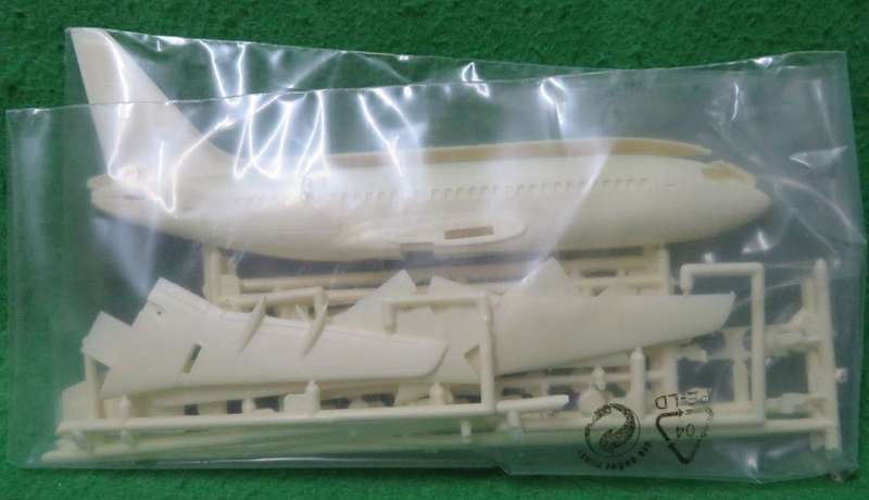 **Revell**Model kit**Boeing 737-200 British Airways**Vintage**Scale 1/200**