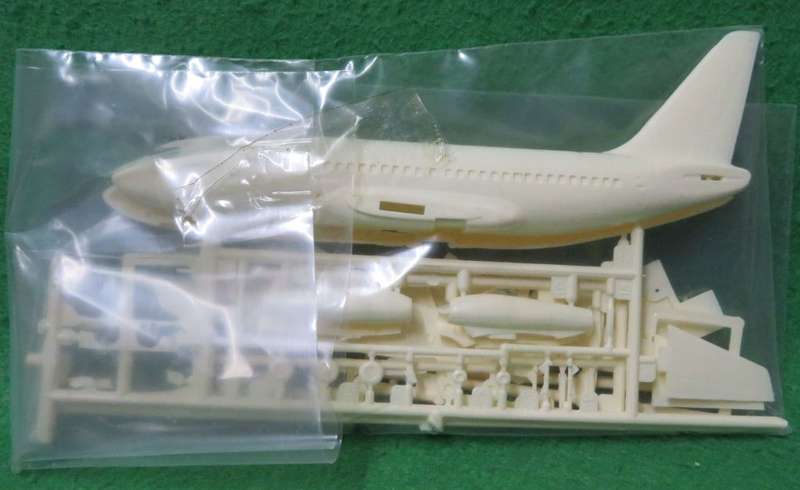 **Revell**Model kit**Boeing 737-200 British Airways**Vintage**Scale 1/200**