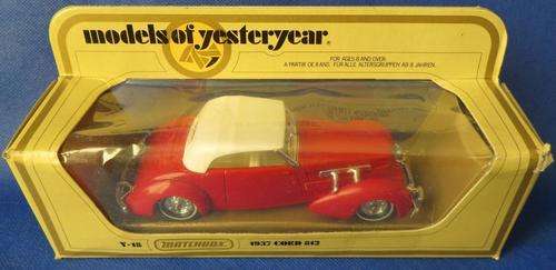 **MATCHBOX**MOY YY18**1978 BOXED***1937 CORD MODEL 812 SUPERCHARGED PHAETON SEDAN**SCALE 1:35**