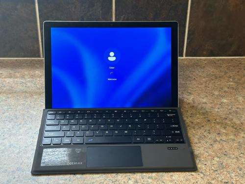 Microsoft Surface Pro (5th Gen, 1796)