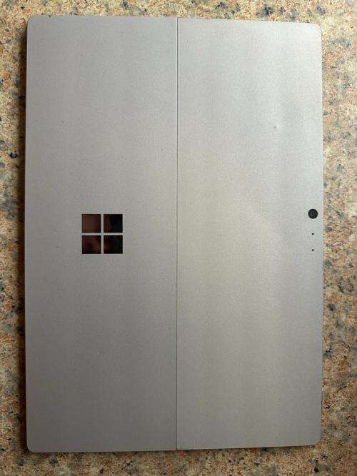 Microsoft Surface Pro (5th Gen, 1796)