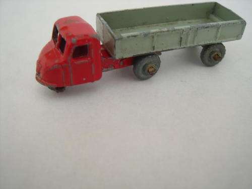 Matchbox No. 10 a Scammell Mechanical Horse