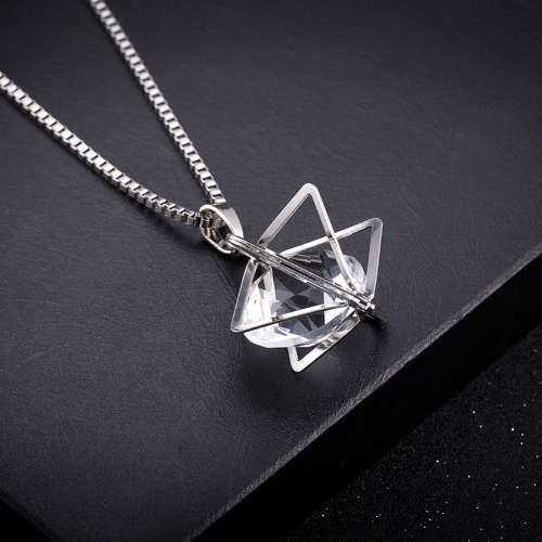 New Ladies Diamond Design crystal pendant, comes with FREE chain