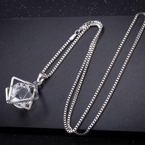 New Ladies Diamond Design crystal pendant, comes with FREE chain