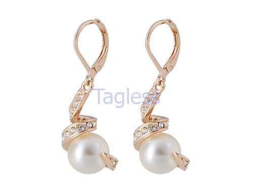 *Stunning* 18k RGP Pearl and Crystal Stud Earrings