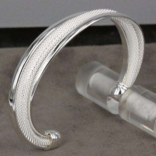 New 925 Sterling silver stamped Bangle, absolutely beautiful