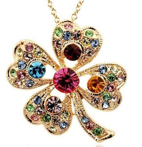New 18k RGP 4 leaf Clover necklace with Beautiful Austrian Crystals, A gorgeous piece.