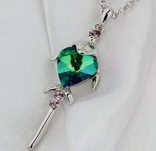 *R350* Large Fishy pendant with top quality 2 tone blue green crystal and FREE chain. Super cute