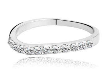 Stamped Genuine 925 solid sterling silver ladies ring with AAA zircons