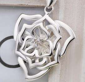 925 sterling silver filled Stunning Flower pendant and free chain, option to add matching set
