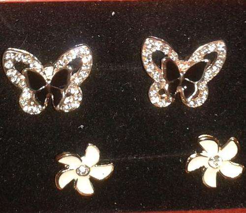 Local Stock, Gorgeous handpainted LARGE butterfly and 18K RGP flower Studs. GIFT BOXED FREE