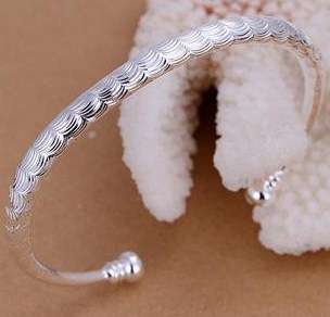 New 925 sterling silver filled ladies Stunning fine detail work bangle