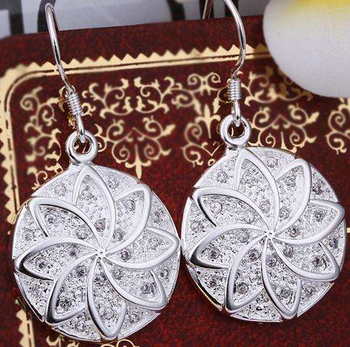 New 925 sterling silver filled ladies Stunning detailed round flower dangle earrings