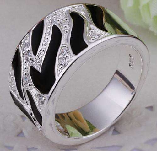 Local stock, New 925 Sterling silver filled Stunning animal print ladies ring with Austrian Crystals
