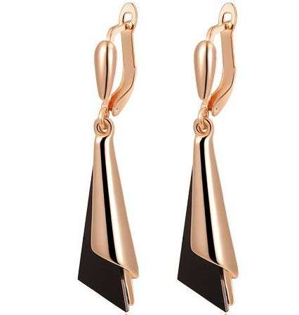 New 18K RGP rose gold ladies dangle earrings with black acrylic design, Absolutely Stunning