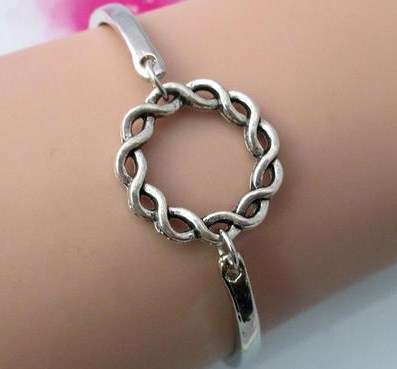 New 925 Sterling Silver plated weaved design ladies bracelet \ bangle. Simply gorgeous