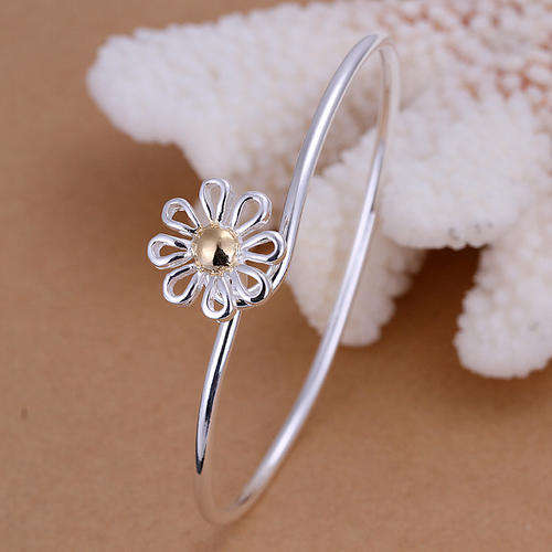 New 925 Sterling Silver Filled Bangle with Daisy detail