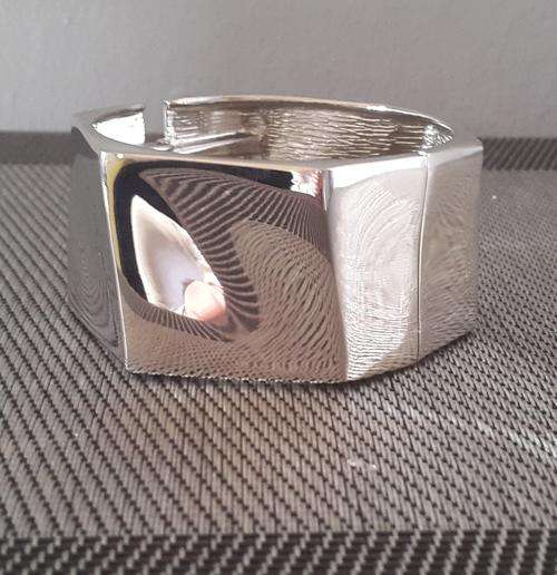 New 18K RGP white gold ladies chunky Bangle, 32mm wide, clip open for easy fit