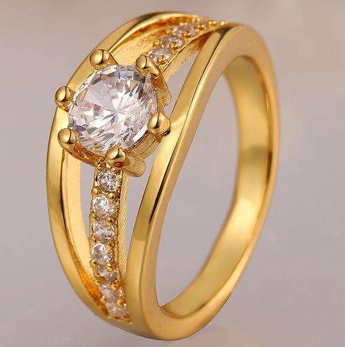 New 18K RGP in yellow gold ladies Engagement style ring with 2ct Genuine Crystal