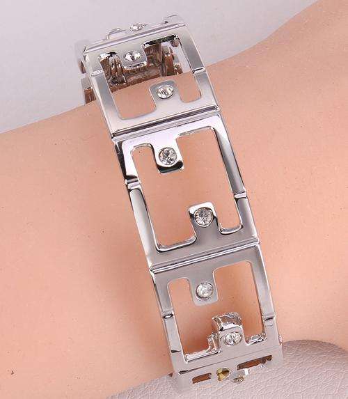 New 18K RGP in white gold, Ladies clip open bangle with AAA crystal detail