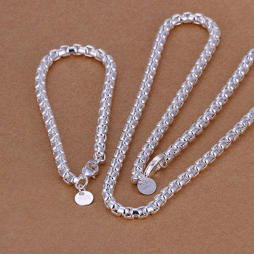 New 925 Sterling silver filled Necklace and bracelet set with oval link design