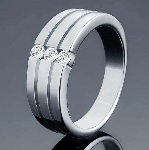 New 18K RGP in white gold 3 row Ring with Genuine Austrian Crystal detail