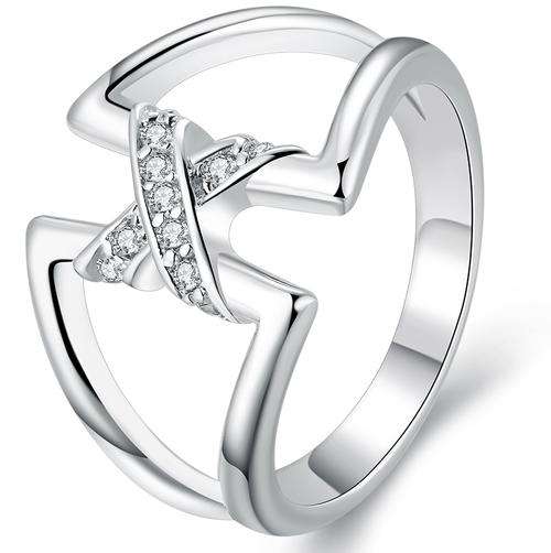 New 925 sterling silver filled Chunky ladies ring with AAA top Crystal detail